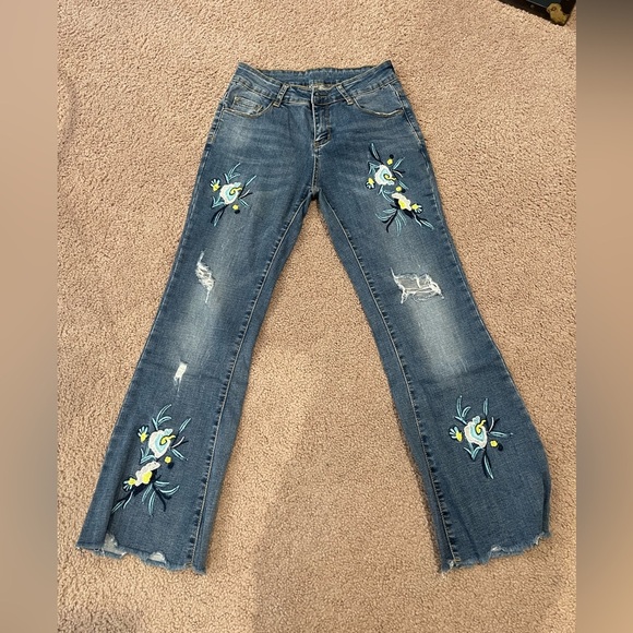 Junior QY JEANS Embroidered Wide-Leg Denim Jeans - Picture 1 of 8